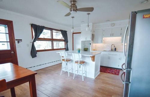 Highland Casa | Farmhouse Near New Paltz & Walkway Over Hudson