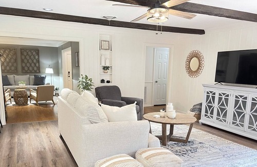 Montgomery Casa | Farmhouse Oasis Steps to Historic Montgomery TX