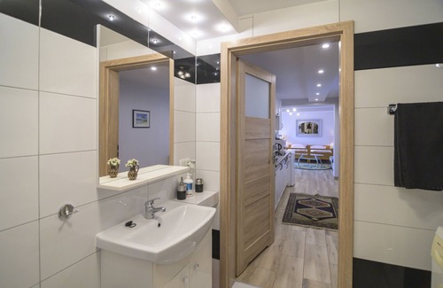 Tuchomie Condominio | Farmhouse