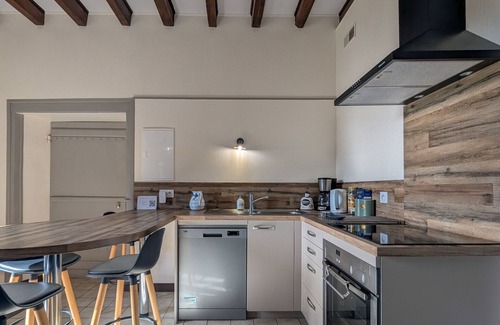Cluis Cabaña | Casa Rural en una Finca: Animales, Naturaleza y Confort en Berry
