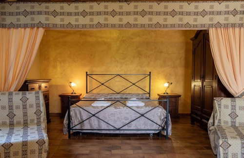 Pitigliano Otro | Casa rural "Roccia" con piscina compartida, terraza privada y Wi-Fi
