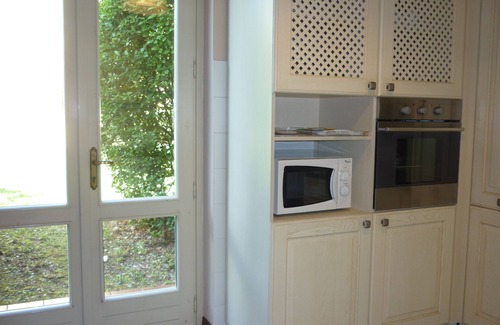 Desenzano del Garda Casa | Granja rodeada de vegetación con parque y piscina en absoluta privacidad.