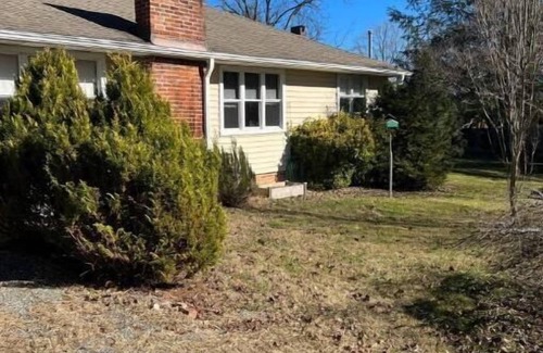 Hendersonville Casa | Farmhouse style close to everything! 2 bedroom