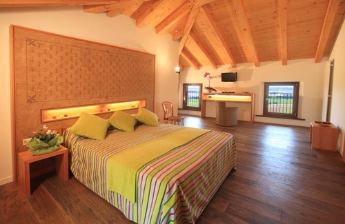 Buttrio Otro | Farmhouse surrounded by vineyards