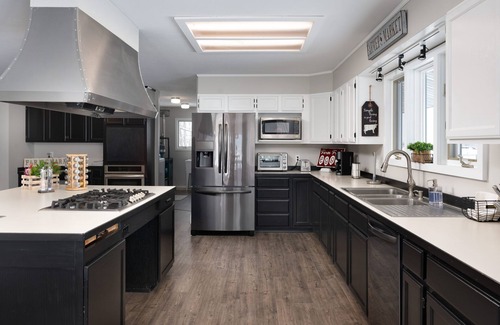 Bozeman Otro | Farmhouse Sweet Farmhouse! Pet Friendly with Tremendous Mountain Views!