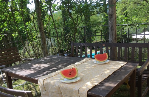 Bucine Casa | cortijo con piscina para 12 personas inmerso en el bosque