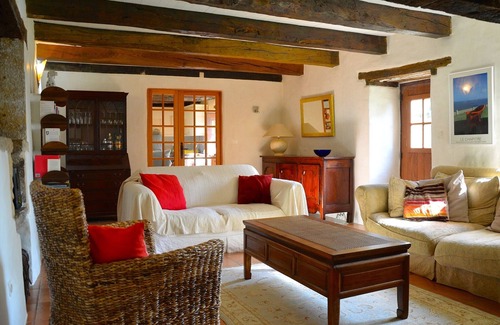 Puylagarde Otro | Casa de campo con jardín privado, piscina privada climatizada y magníficas vistas rurales
