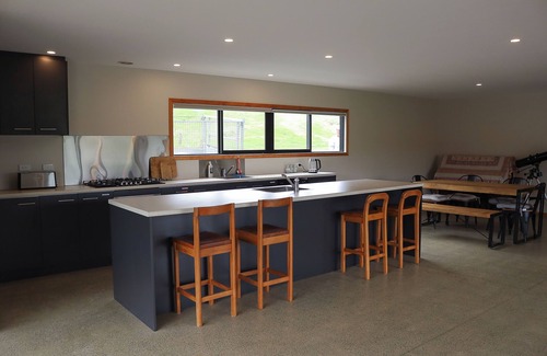 Mahurangi West Cabina | Farmstay getaway in a subtropical paradise - Cabin 1 of 2