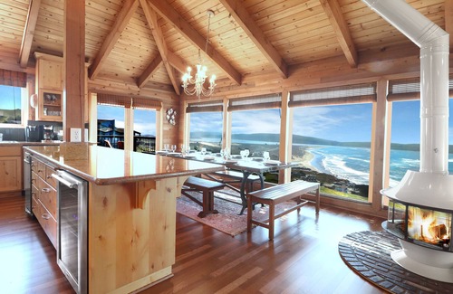 Dillon Beach Casa | Farol-It's Never Not About the Views of the Beach