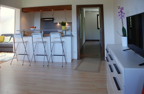 Sankt Urban Apartamento | Fascinante! Montañas, lago para bañarse, deportes de invierno, senderismo, ciclismo. Piscina i. Casa.