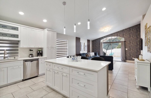 Eagle Pointe South Casa | Fascinating private pool and game-room, near Disney!!