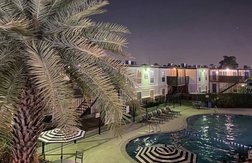 Brookhollow Apartamento | Fashionable stylish apartment near Galleria