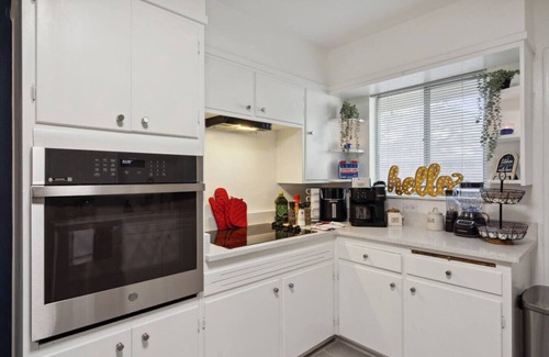 Fort Worth Casa | Fashionable TCU Walkable 2BD Home Away From Home!