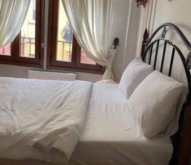 Balat Apartamento | Fatih Balatta Pink Home 3