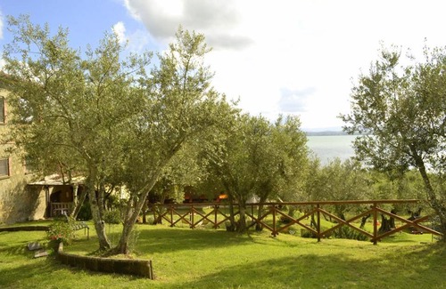Isola Polvese Casa | Fattoria Il Poggio