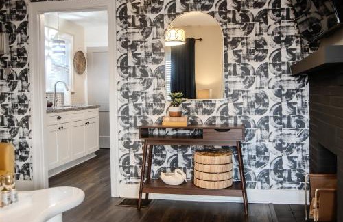 Dayton Casa | Fauver Suite