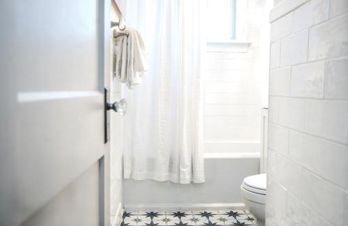 Dayton Casa | Fauver Suite