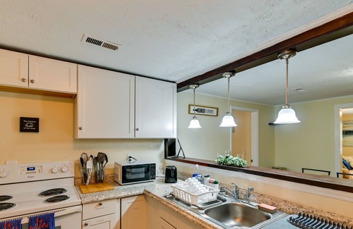 South View Casa | Fayetteville Family Home w/ Backyard!