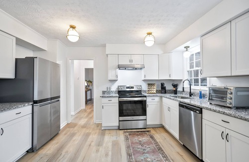Church Street Casa | Fayetteville Gem -Pet friendly / near Trilith Studios