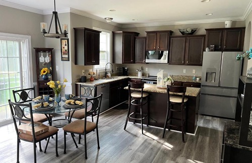 Cape Fear Casa | Fayetteville Home by Avarice