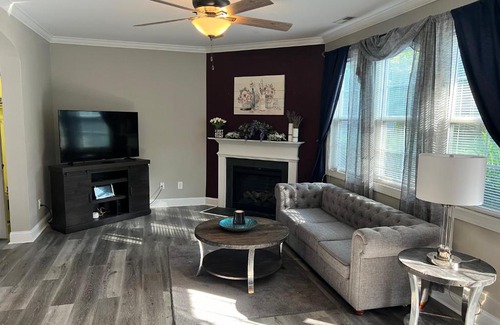 Cape Fear Casa | Fayetteville Home by Avarice