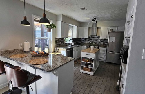 Church Street Casa | Fayetteville house on Acre +Pool+BBQ