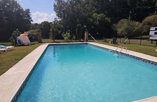 Church Street Casa | Fayetteville house on Acre +Pool+BBQ