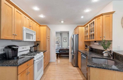 Dennis Casa | Feather Bedder Than Most: 014-D Upscale, Private, Heated Pool, Near Beaches