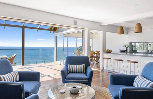 Whale Beach Casa | FEATHER TOP by Palm Beach Holiday Rentals