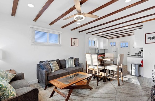 Evans Churchill Apartamento | Featherlight Cottage with BBQ and Hot Tub