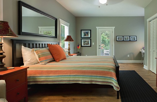 Hendersonville Otro | FEATHERSTONE! Casa de campo de 2 o 3 habitaciones, ideal para grupos, 2. 5 millas. Hville