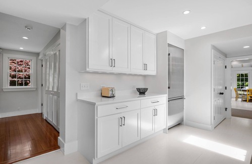 Orleans Casa | Presentado en Boston Globe, capa completamente renovada con piscina y poolhouse moderno