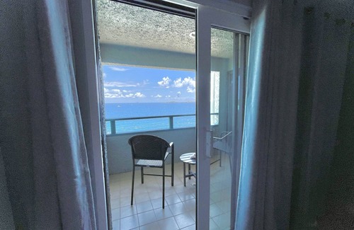 Bolongo Bay Condominio | ¡Aparece en HGTV's Beachfront Bargain Hunt! Sea Cliff Villa en Bolongo Bay