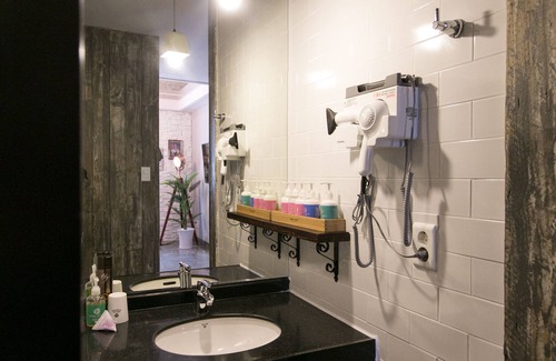 Seo Hotel | February Hotel Songdo Amnam