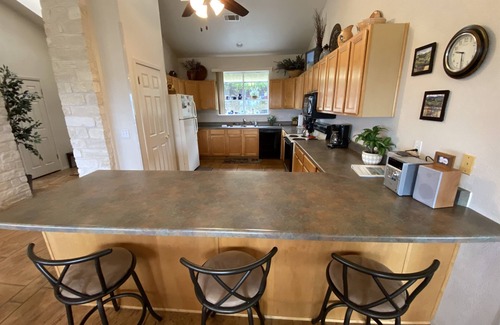 Briarcliff Casa | Feed the deer w/Lake Travis views & open Boat Ramp