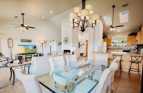 Briarcliff Casa | Feed the deer w/Lake Travis views & open Boat Ramp