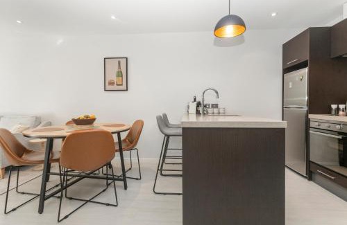 Newton Apartamento | Feel at Home with Aircon, Pool, Gym, WiFi