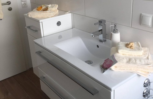 Kalzhofen Apartamento | Apartamento de vacaciones con estacionamiento subterráneo, ascensor, tarjeta Oberstaufen plus