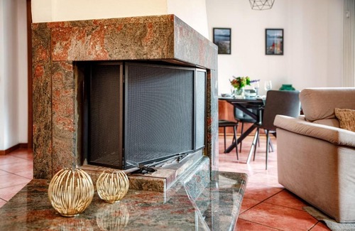 Como Apartamento | Feel @ Home Como - by MyHomeInComo