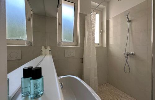 Ebreichsdorf Apartamento | FeelHome-GolfClub-Balkon-4 Gäste-WiFi-Smart TV