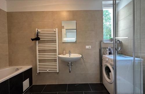 Ebreichsdorf Apartamento | FeelHome-GolfClub-Terrasse-6 Gäste-WiFi-Smart TV