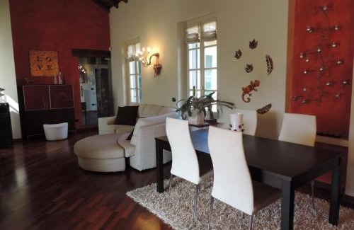 Aggregazione Rionale 1 Apartamento | Feeling at Home - Varese Apartment