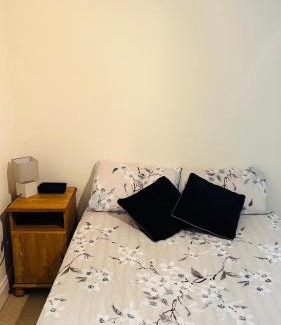 Leinster Casa | Feels like home, Room Douglas, Cork