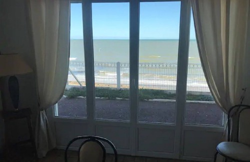Langrune-sur-Mer Apartamento | Feet in the water