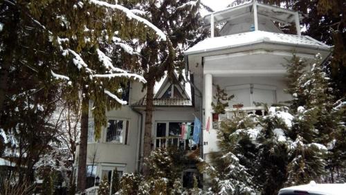 Miskolc-Tapolca Casa | Fehér Hintó
