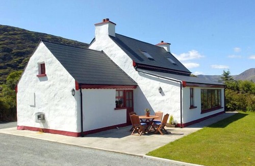 Lauragh Cabaña | FEHANAUGH COTTAGE, country holiday cottage in Lauragh, County Kerry