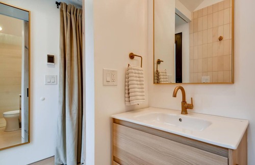 Idaho Springs Cabina | Feldspar Minimalist Modern