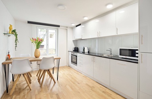 St. Gallen Apartamento | Felsenstrasse Apartments by VISIMO - Elegant heritage building in a quiet neighborhood