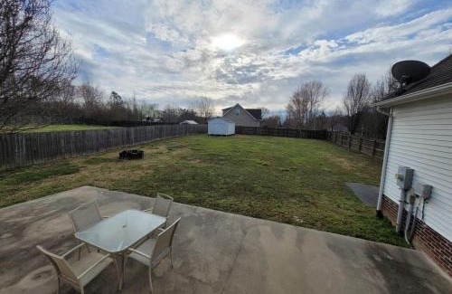 Baxter Casa | Fenced backyard! 6 miles to Cookeville Boat Dock!