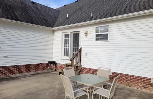 Baxter Casa | Fenced backyard! 6 miles to Cookeville Boat Dock!